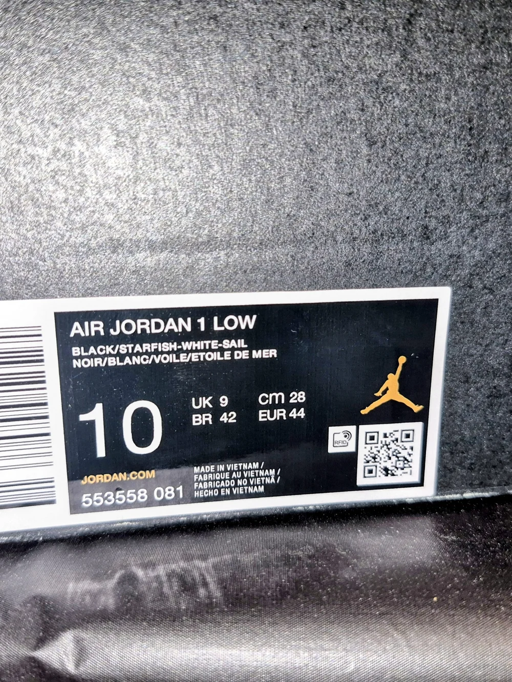 New Men's Jordans Low-Top Sneakers in Black/White/Orange Never Worn